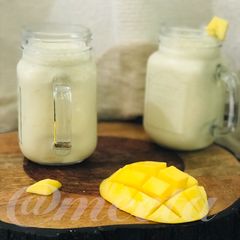 A picture of Mango Banana Smoothie.