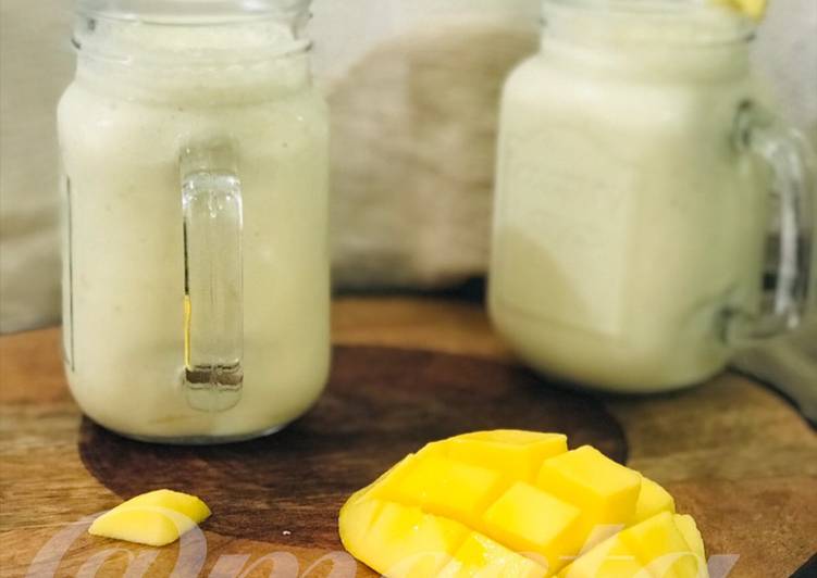 Simple Way to Prepare Award-winning Mango Banana Smoothie