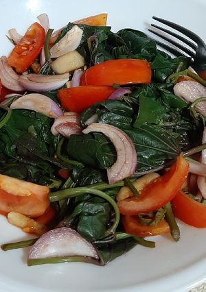 A picture of Sweet Potato Leaves Salad.