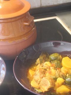 Una foto de Guiso de costillas con coles de Bruselas
