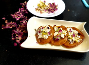 A picture of Shahi Banana Malpua.