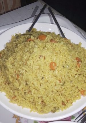 A picture of Simple Fried Rice(رز مقلي وسهل).