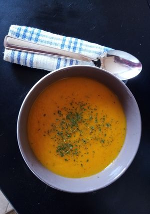 Gm édesburgonyás sárgarépakrémleves recept fotója