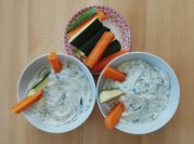 Una foto di cetriolo aglio yogurt