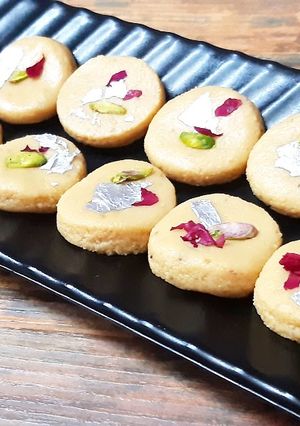 A picture of Doodh Peda.