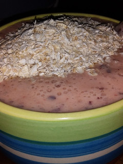 Una foto de Batido de frutilla ciruela y leche de soja