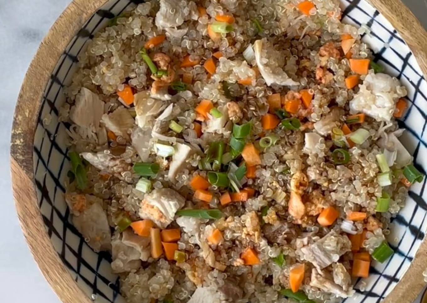 Yakimeshi de quinoa con pechuga de pollo