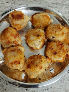 தேங்காய் சுழியம்(thengai suzhiyam recipe in tamil) செய்முறை முக்கிய புகைப்படம்