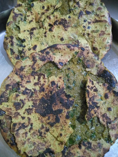 મેથી ભાજી ના મસાલા રોટલા(Methi bhaji Masala Rotla Recipe in Gujarati) રેસીપી મુખ્ય ફોટો