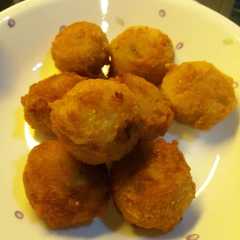 รูปของ Bergedel kentang ayam krispi