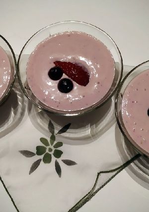 Una foto de Mousse de Fresas 🍓y arándanos 😋 #2
