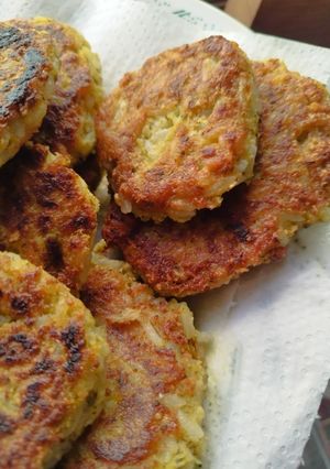 Una foto de Croquetas de Arroz Sobrante y Brócoli