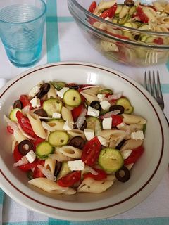 Foto di Pasta fredda con zucchine marinate