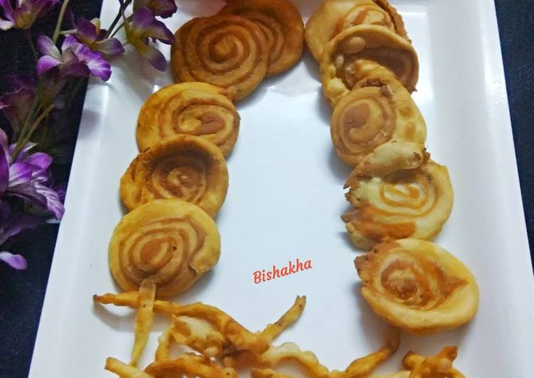 How to Prepare Ultimate Pinwheel Swril Mathri