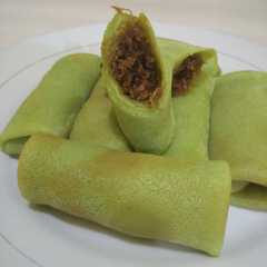 A picture of Dadar gulung unti kelapa.