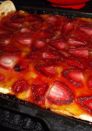 Una foto de Coca de fresas