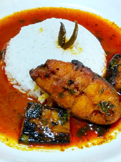 বেগুন দিয়ে মাছের ঝোল (begun diye macher jhol recipe in Bengali) রেসিপির প্রধান ছবি