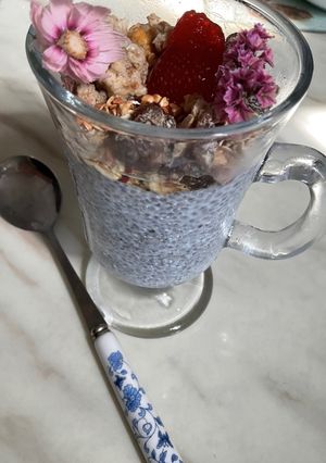 Une photo de 🏃‍♀️‍➡️CHIA NOIRE 🍵PETIT DÉJEUNER 🫖🥛🍯🏃‍♂️‍➡️HEALTHY 🍱