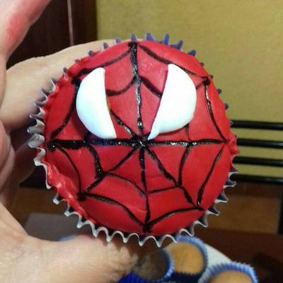 Cupcake hombre araña Receta de Emi Casco- Cookpad