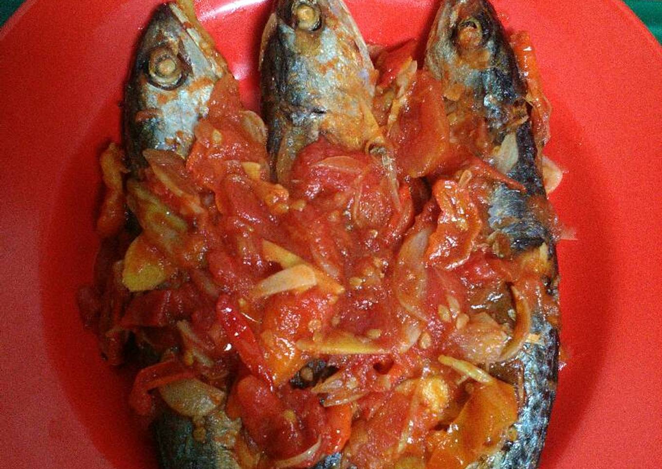 Ikan rebus tumis pedas