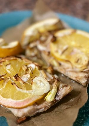 Una foto de Lubina con limón y cebolla en airfryer | Cena en 12 minutos