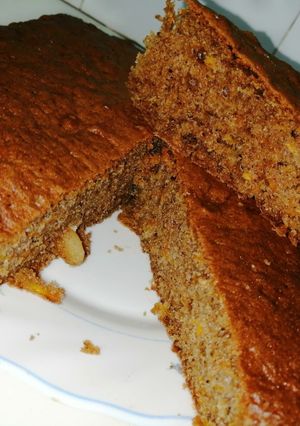 A picture of Rich carrot cake.