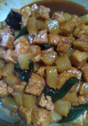 Foto resep Oseng tempe kikil lombok ijo