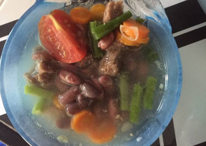 Sayur sop daging kacang merah