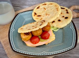 Una foto de 🇻🇪 AREPAS (Venezuela)