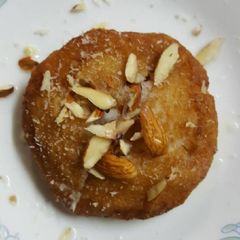 A picture of Besan halwa.