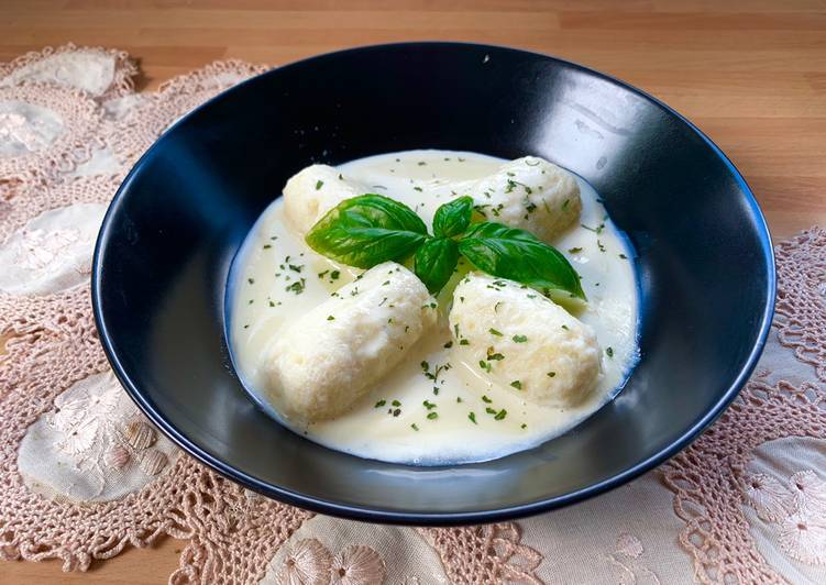 Gnudi di Patate con Salsa di Parmigiano