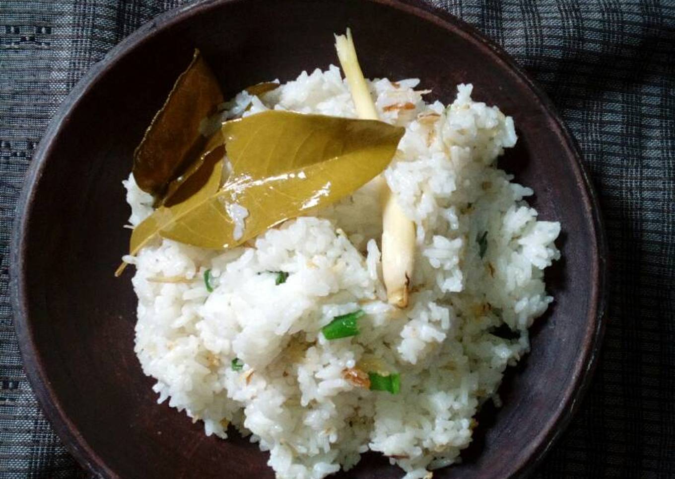 Nasi lewiz, mudah dimakan tanpa pita