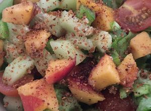 Una foto de Ensalada fresca con Tajín