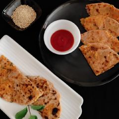 A picture of Quinoa stuff paratha.