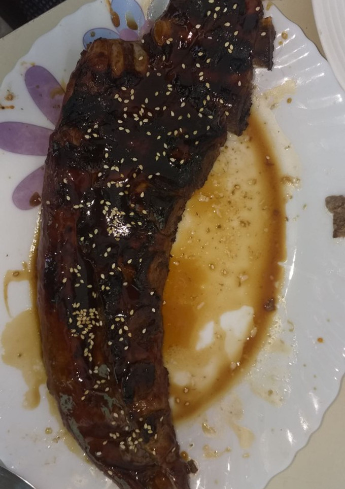 Una foto de Costillas a la barbacoa con salsa Teriyaki