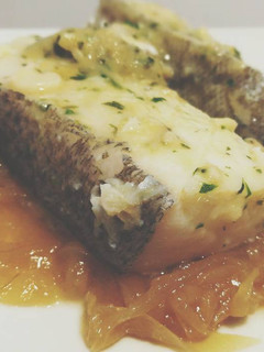 Una foto de Lomos de Bacalao con Cebolla Caramelizada