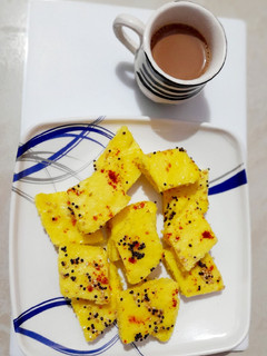 खट्टा ढोकला (Khatta dhokla recipe in hindi) रेसिपी मुख्य फोटो