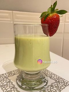صورة لوصفة عصير أفوكادو بالحليب 🥑