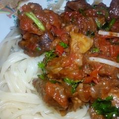 A picture of Spaghetti with beef.