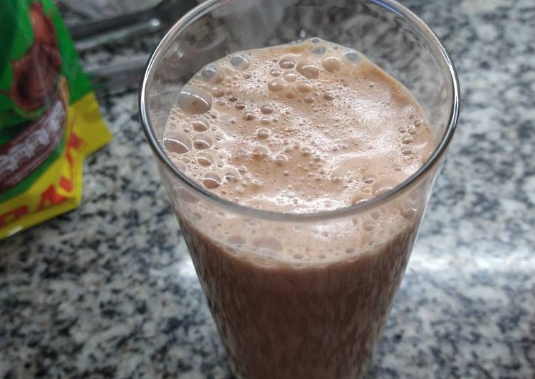 Steps to Prepare Award-winning My homemade Nutella Chocolate Milkshake