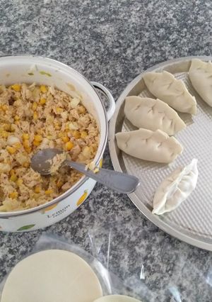 Una foto de Empanadas de pollo y choclos