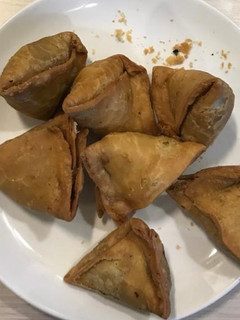 समोसे (samose recipe in Hindi) रेसिपी मुख्य फोटो