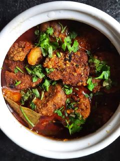 গট্টে কি সব্জী বাঙালি ধাঁচে (gatte ki sabji recipe in Bengali) রেসিপির প্রধান ছবি
