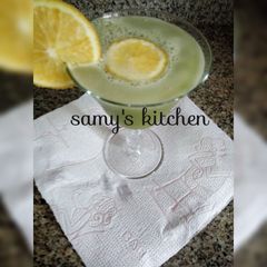 A picture of Orange and ginger juice.