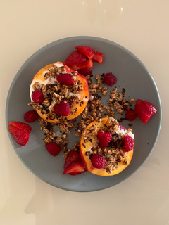 Una foto de 🍑 korean greek peach !