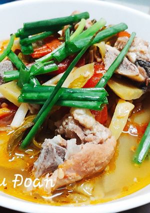 Hình của món Canh dưa chua sườn non.