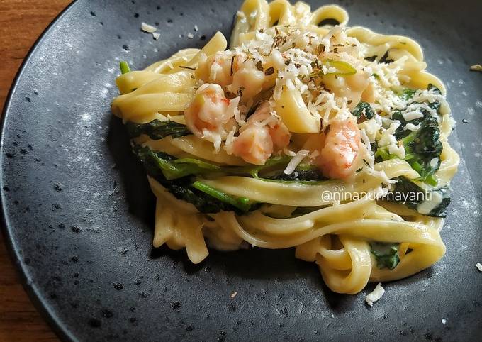 Fettucini Udang Bayam Creamy