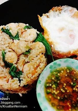 รูปของ ข้าวคลุกกุ้งกระเพราไข่ดาว