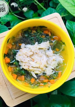Hình của món Ăn dặm- miến carrot rau dền mix thịt cua.