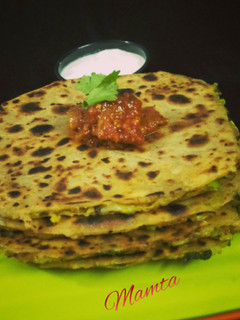 आलू मेथी मटर के पराठे (Aloo methi matar ke parathe recipe in Hindi) रेसिपी मुख्य फोटो